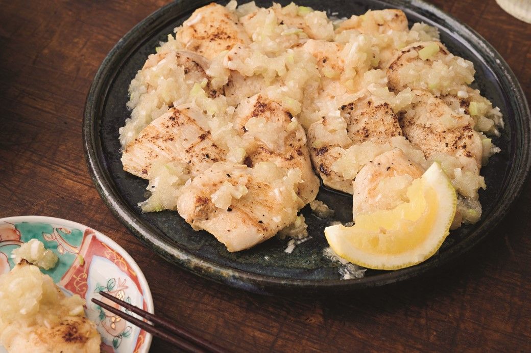 鶏むねのねぎ塩焼き（写真：『和食屋がこっそり教えるずるいほどに旨い鶏むねおかず』）