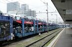 日本ではなくなってしまった車運車の編成による貨物列車も