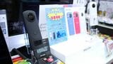 家電量販店の店頭でも売られているリコーの360度カメラ「THETA（シータ）」。近年では法人による活用が進んでいる（撮影：今井康一）