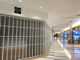 成田空港では多くのお店・レストランが臨時休業している（1月上旬、筆者撮影）