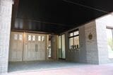 学校入り口はセキュリティが厳重だ