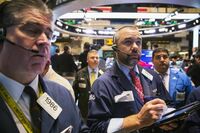 Ｓ＆Ｐ５００とダウが最高値更新 共和党勝利を好感、ダウは1万7484ドルに