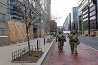 バイデン新大統領が就任､異例の厳戒警備　 首都中心部ほぼ無人､州兵2万5000人以上動員