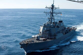 米駆逐艦､シンガポール東沖でタンカーと衝突