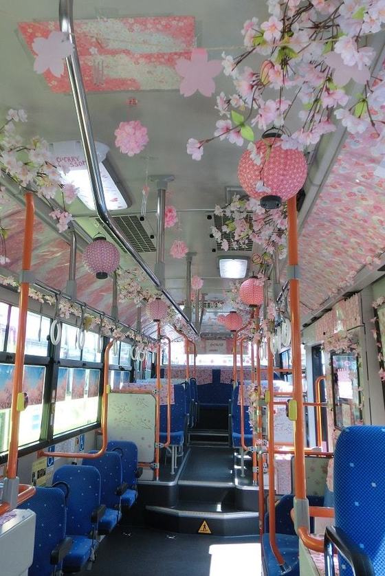 福岡の西鉄が 車内装飾バス に秘める地元愛 ローカル線 公共交通 東洋経済オンライン 社会をよくする経済ニュース