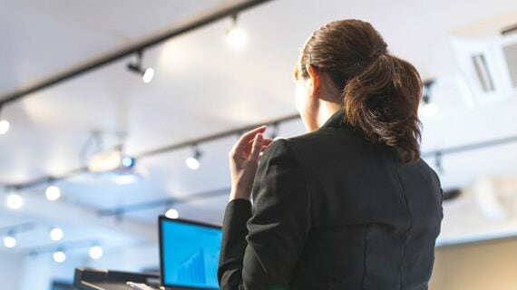 女性ビジネスパーソン