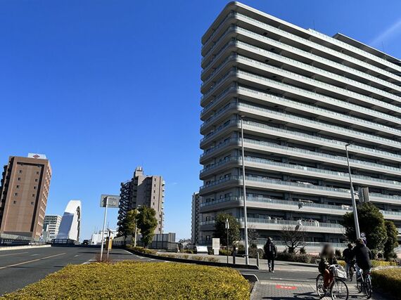 さいたま新都心駅前の様子