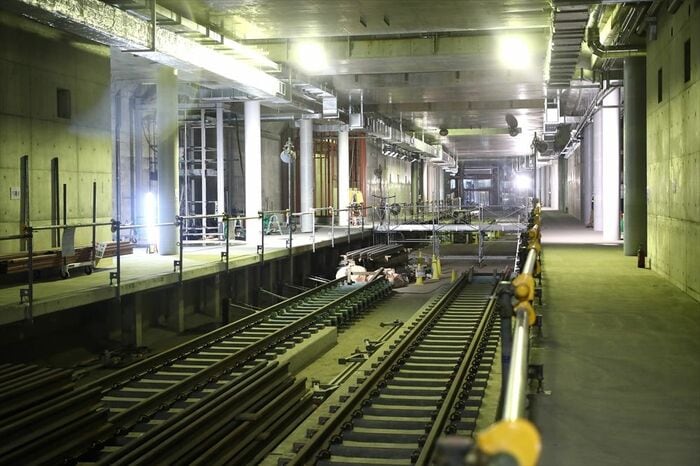 工事中の羽沢横浜国大駅ホーム
