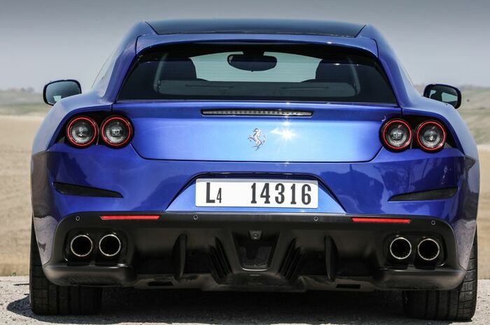 フェラーリ GTC4 ルッソT｜Ferrari GTC4Lusso T