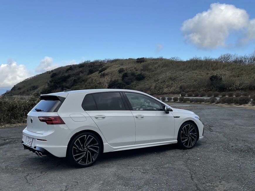 全長4295ミリ、全幅1790ミリ、全高1460ミリのボディに2620ミリのホイールベース（筆者撮影）