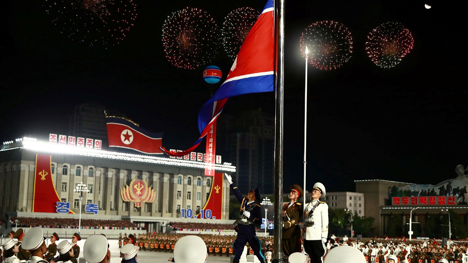 北朝鮮の軍事パレード 映え の演出は何のため 韓国 北朝鮮 東洋経済オンライン 社会をよくする経済ニュース