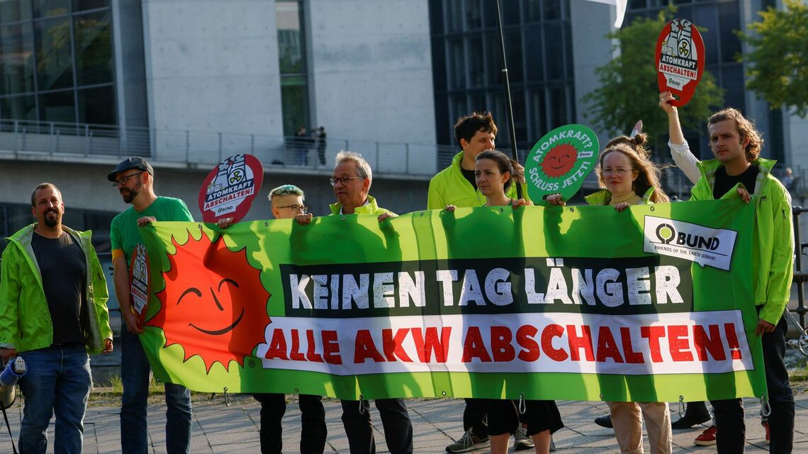 原発2基の停止延期を決めたドイツでは、政府の方針に反発の声があがっている