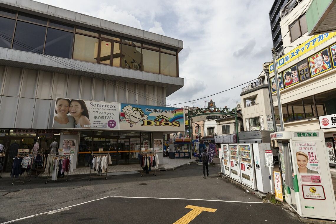 下赤塚駅の北口はどことなく昭和を感じる風景（撮影：鼠入昌史）