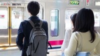 迷惑度｢急上昇｣､満員電車の背負いリュック 9年で12位→3位､今や歩きスマホより問題に