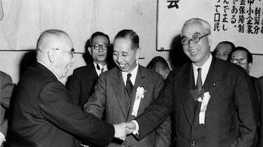 安倍晋三元首相と石橋湛山の