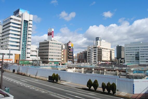 更地になっている駅前一等地の再開発エリア