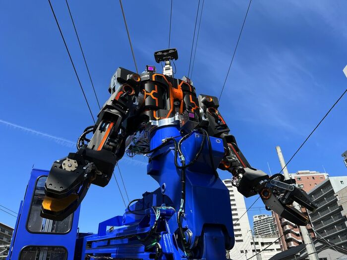 屋外作業する零式人機ver.2.0