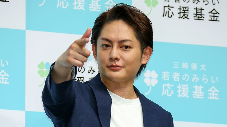 上昇率の1位は「元青汁王子」として知られる三崎優太氏の関連銘柄だった（写真：Pasya／アフロ）