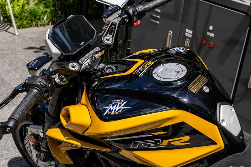 「Motorcycle Art Gallery」オープニングセレモニーの様子と展示されていたMVアグスタの車両たち