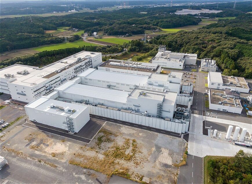 ホンダが公開した栃木県さくら市にある全固体電池のパイロットラインと、全固体電池に関する資料（写真：本田技研工業）