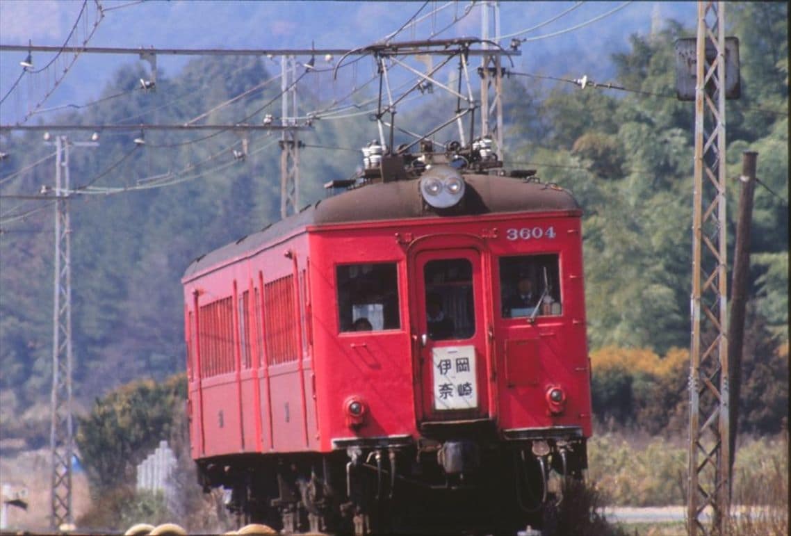3600系2両編成の普通列車