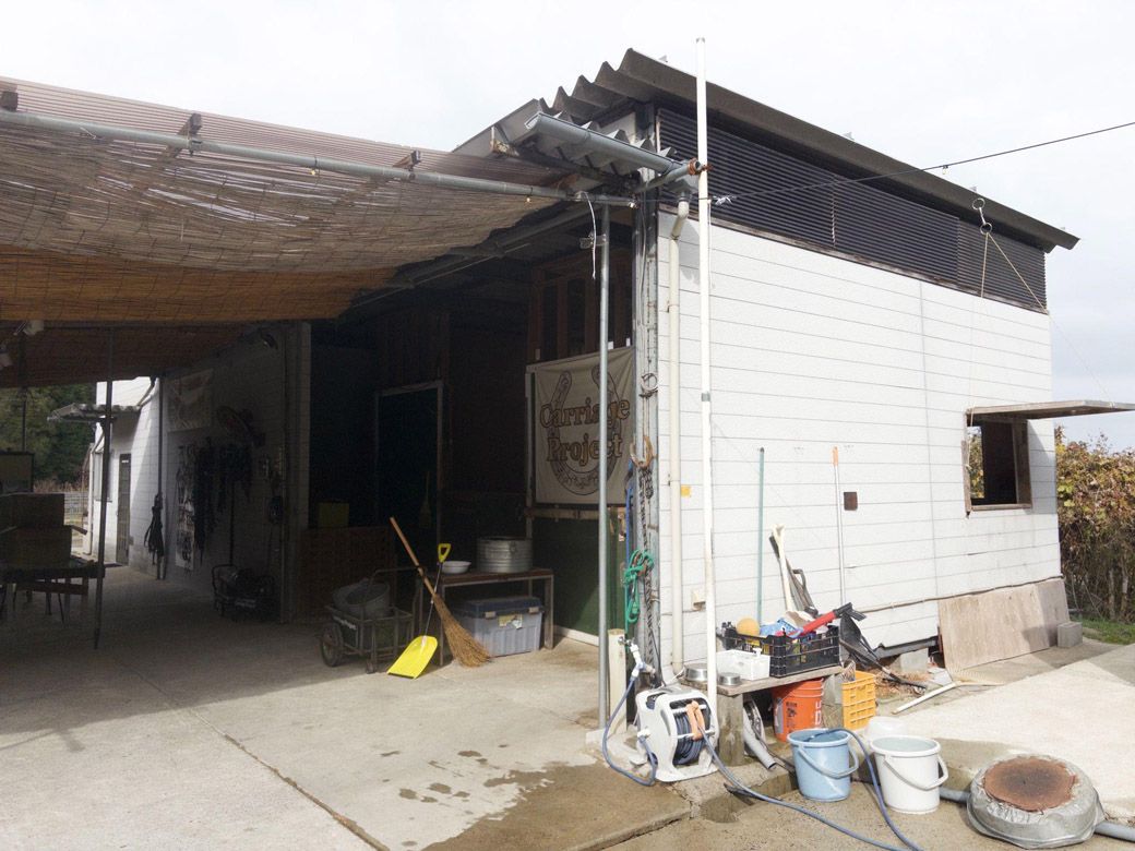 貞松さんが仲間と作った建物