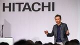 4月1日、新入社員に「変化にすばやく対応して、機敏に行動する力を磨いてほしい」と呼びかけた德永俊昭社長（記者撮影）