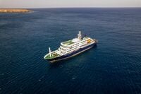 乗客3人死亡で隔離のクルーズ船､｢ハンタウイルス｣集団感染の疑いでアフリカの島国カボベルデの沖合で足止め