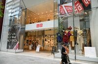 ユニクロ､異例の｢慎重計画｣の裏で試される難題 在庫適正化や人権問題への対応が迫られる