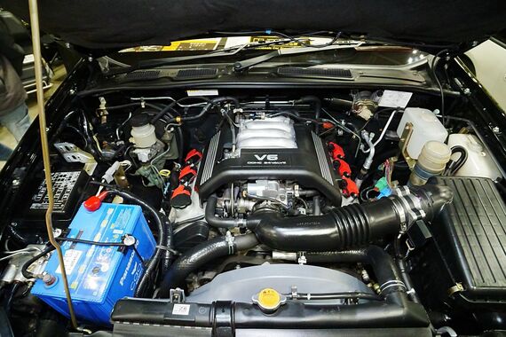 エンジンは、3.2L V型6気筒で、最高出力は215PSを発揮
