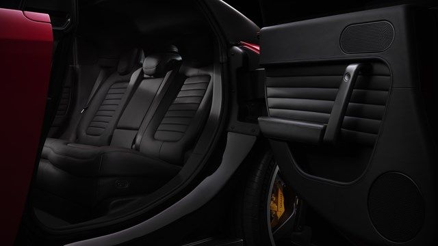 フェラーリ初のEVとなる新型車「ルーチェ」（写真：Ferrari）