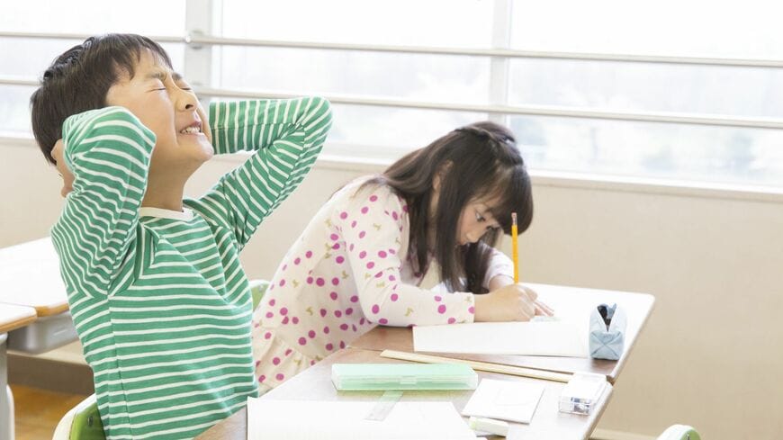 「勉強する意味がわからない」という子どもでも、興味があることには意欲的になる。勉強にも同じように興味を持ってくれたらいいのですが……（写真：ペイレスイメージズ1（モデル）／PIXTA）