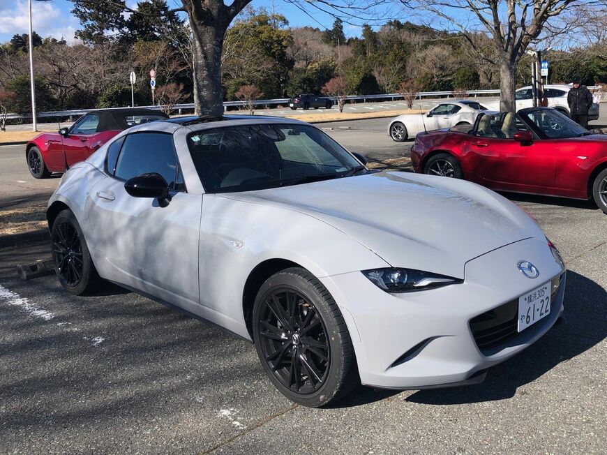 新色「エアログレーメタリック」をまとったロードスターRF RS（筆者撮影）
