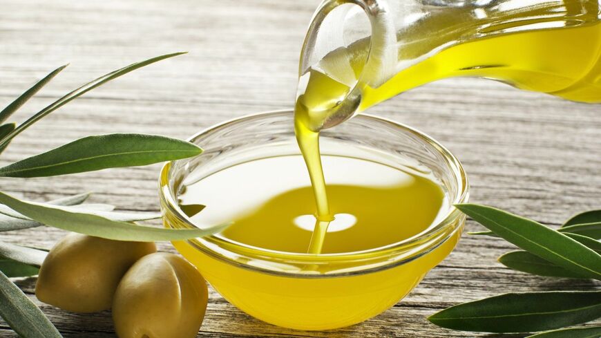 今回は「和食＋エキストラバージンオリーブオイルの腸活法」について解説します（写真：Zidi／PIXTA）