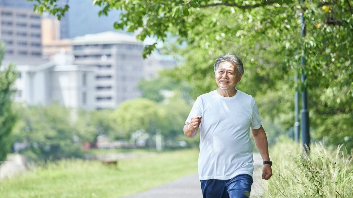 筋力が高い人は体力があり、低い人は体力がないといえます（写真：west／PIXTA）