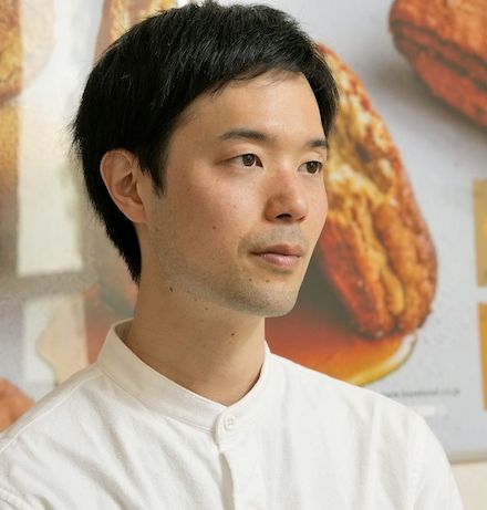 ベースフード代表取締役の橋本舜氏。5年間、毎日1食ベースフードを食べているという。ユーザーの立場として、今後も商品をブラッシュアップしていきたいと語る（撮影：梅谷秀司）