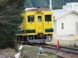 事故現場で放置されていた車両（編集部撮影）