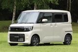 三菱から発売された軽スーパーハイトワゴンの新型「eKスペース」（写真：三菱自動車）