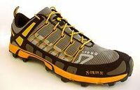 はだし感覚で山走破、デサントが新シューズ