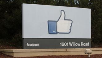 フェイスブックの株価は、なぜ高騰したのか