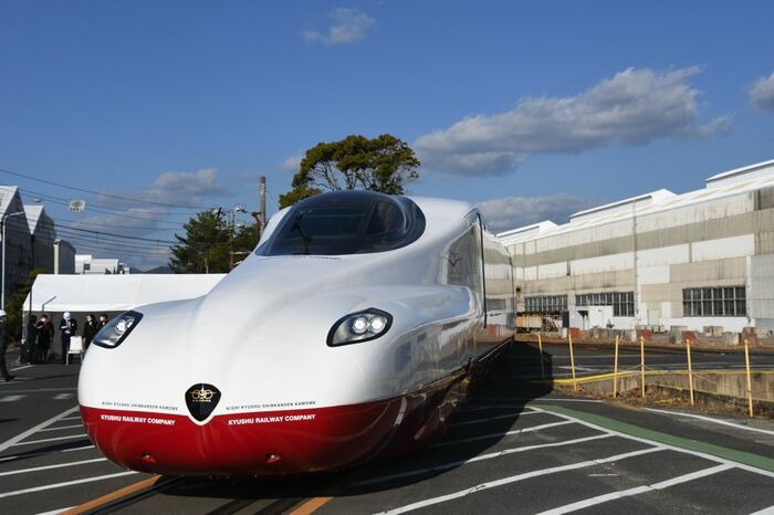 「かもめ」の先頭形状は動物の顔のようだ