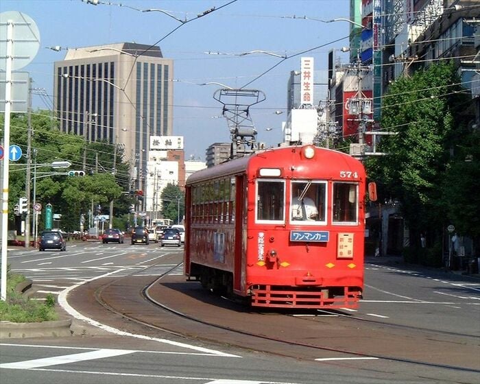 岐阜市内線を走るモ570形