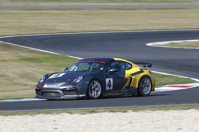 ポルシェ ケイマン GT4 クラブスポーツ｜Porsche Cayman GT4 Clubsport