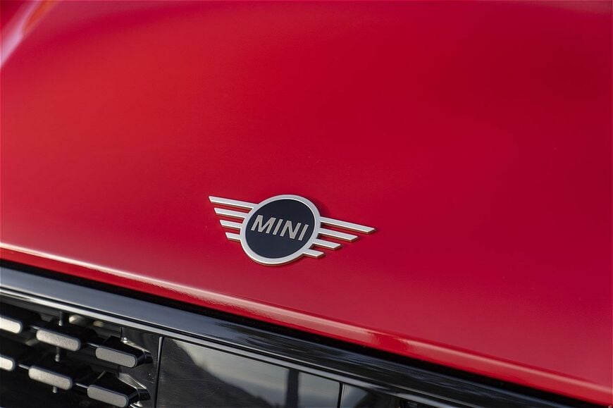 MINI（ミニ）の新型「ミニ・クーパー・コンバーチブルS」（写真：MINI）