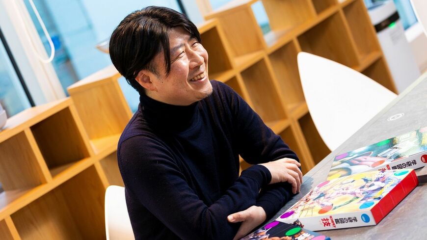 『キン肉マン「超人」』『キン肉マン「技」』など話題作を次々手掛ける芳賀靖彦氏。意外にも入社から25年間は、辞典編集者として仕事をしてきたといいます（撮影：今井康一）