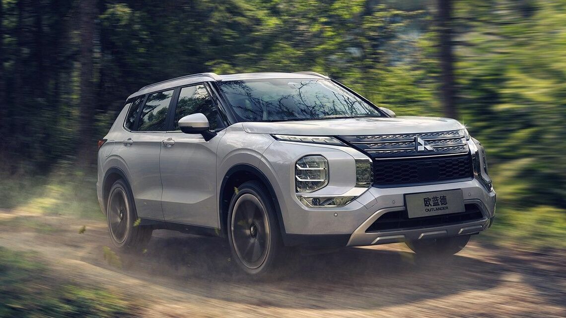 2022年11月に中国市場に投入した「アウトランダー」。販売計画を大幅に下回っている（写真：三菱自動車工業）