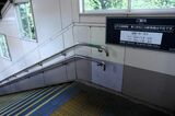 東口には駅員がいない時間帯がある（記者撮影）