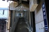 神奈川駅上り線の階段