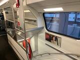 スイスの2階建て車両。階下から大きな荷物を持って上がるのは大変だ（筆者撮影）