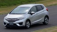 ホンダ、新型フィットHVで“アクア超え” 36.4km／L達成、内外装デザインも初公開